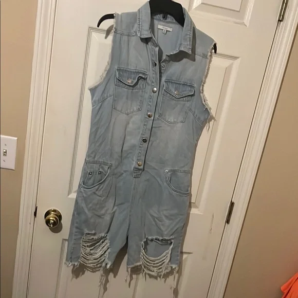 Denim Sleeveless Romper - Picture 3 of 7